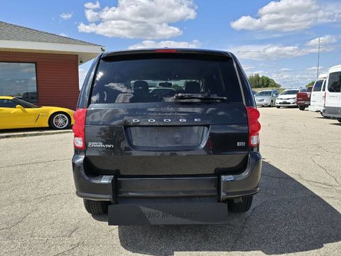 Used 2015 Dodge Grand Caravan American Value Package w/ UConnect Hands-Free Group image 11