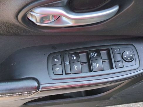 Used 2014 Jeep Cherokee Latitude FWD image 22