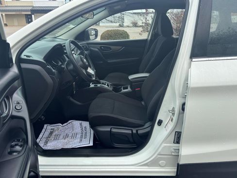 Used 2021 Nissan Rogue Sport S image 13