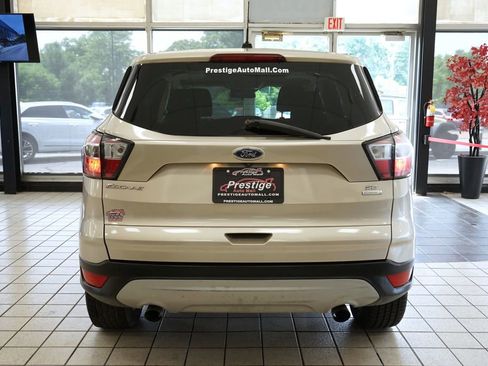 Used 2017 Ford Escape SE FWD image 14