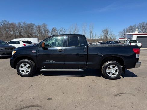 Used 2011 Toyota Tundra 4x4 Double Cab image 2
