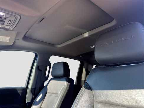 Used 2020 GMC Sierra 2500 Denali w/ Denali Ultimate Package image 6