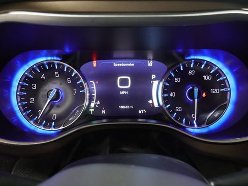 Used 2017 Chrysler Pacifica Touring-L Plus w/ Advanced Safetytec Group FWD image 48