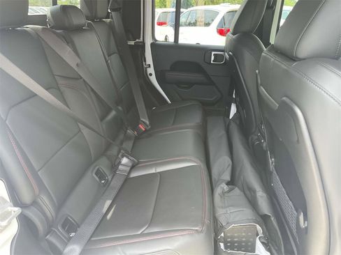 New 2025 Jeep Gladiator Rubicon image 30