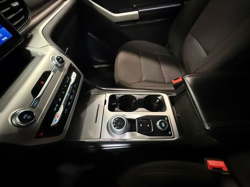 Used 2022 Ford Explorer XLT image 84