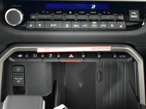 New 2026 Toyota Tundra Limited image 40