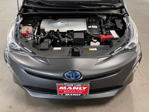 Used 2017 Toyota Prius Four FWD image 9