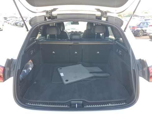 Certified 2025 Mercedes-Benz GLC 300 image 7