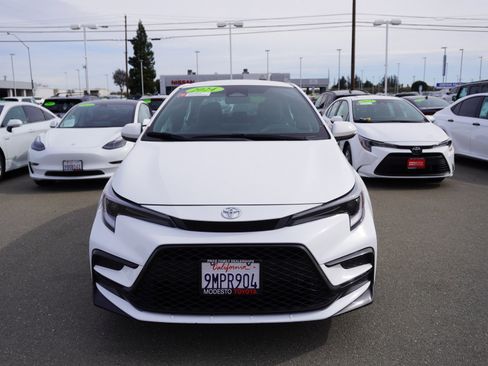 Used 2024 Toyota Corolla SE image 4