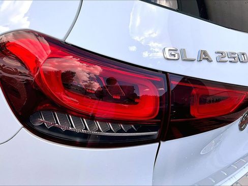 Certified 2023 Mercedes-Benz GLA 250 4MATIC image 32