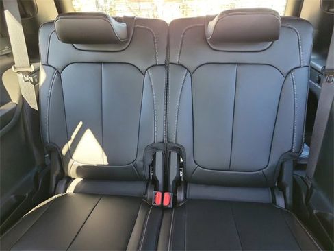 New 2025 Jeep Grand Cherokee L Limited image 11