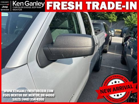 Used 2018 Chevrolet Silverado 1500 Custom w/ Custom Value Package AWD/4WD image 7