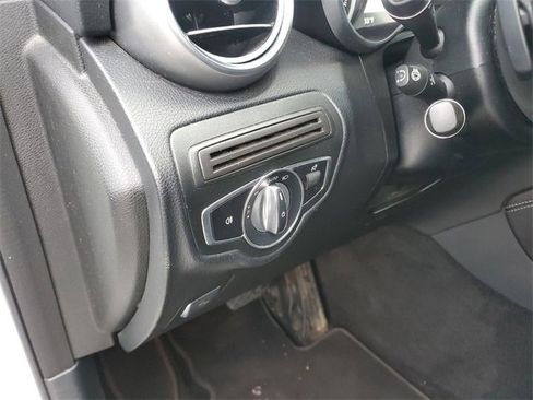 Used 2018 Mercedes-Benz GLC 300 4MATIC image 17