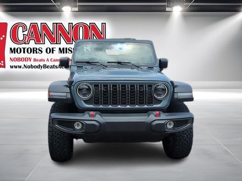 Used 2026 Jeep Wrangler Unlimited Rubicon AWD/4WD image 2
