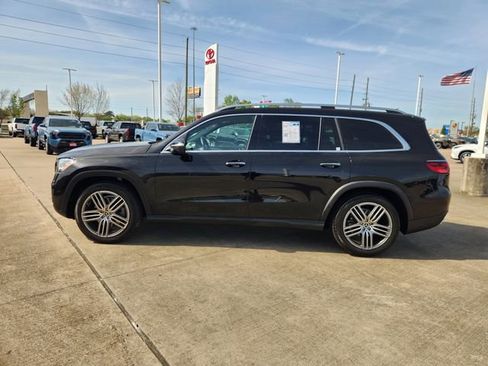 Used 2025 Mercedes-Benz GLS 450 4MATIC image 4