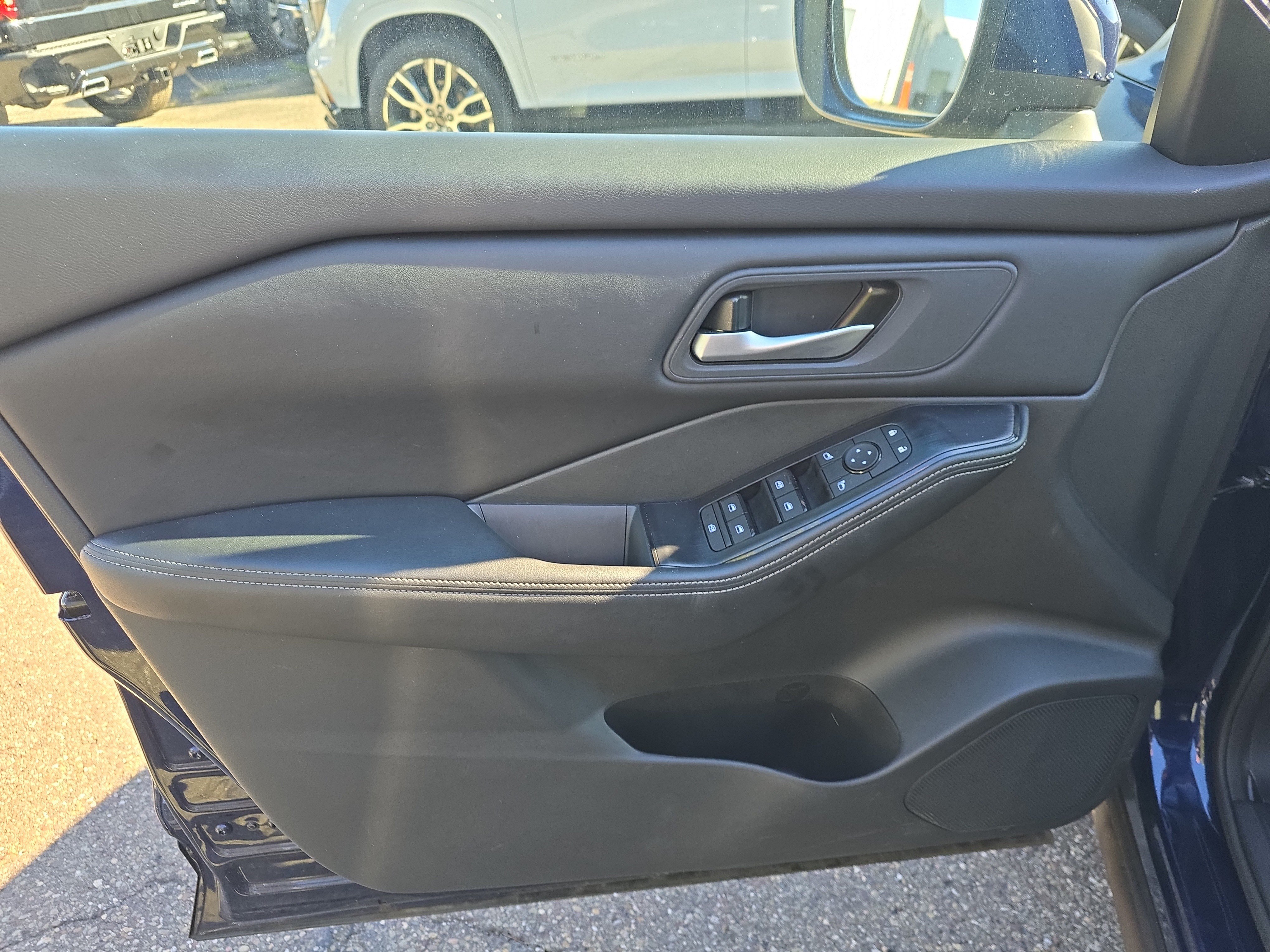 Used 2026 Nissan Rogue SV AWD/4WD image 19