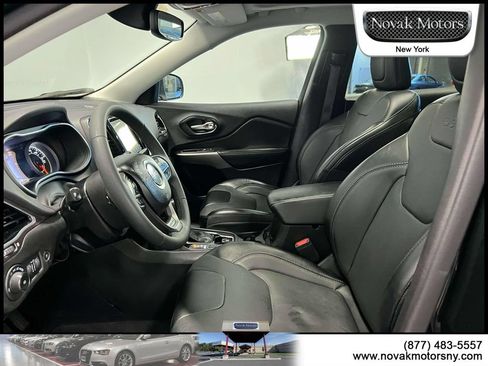 Used 2022 Jeep Cherokee Limited w/ Mopar Interior Package AWD/4WD image 17