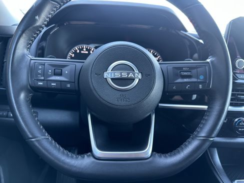 Used 2024 Nissan Pathfinder SV FWD image 23
