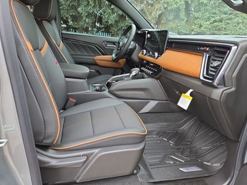 Used 2026 GMC Canyon AT4 image 34