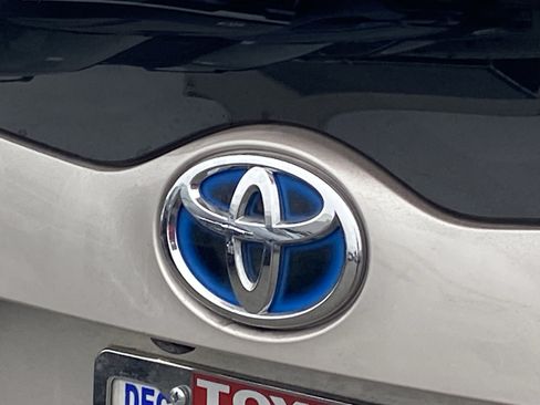 Used 2017 Toyota Prius Prime Plus FWD image 4