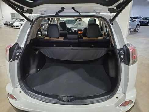Used 2018 Toyota RAV4 Limited FWD image 45