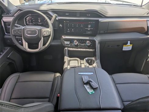 New 2025 GMC Sierra 2500 Denali w/ Denali Reserve Package image 16