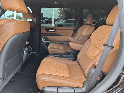 Used 2025 Nissan Armada Platinum Reserve AWD/4WD image 36