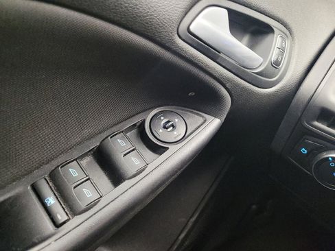 Used 2016 Ford Focus SE FWD image 27