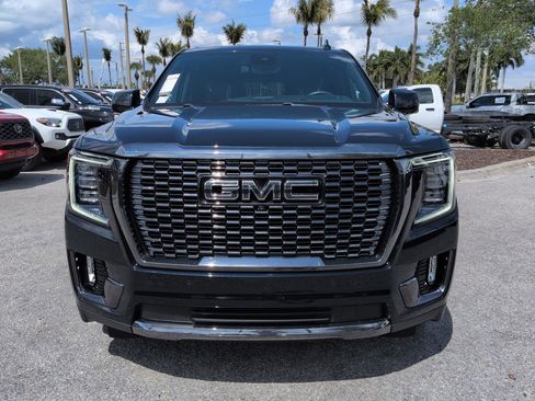Used 2023 GMC Yukon Denali Ultimate AWD/4WD image 3