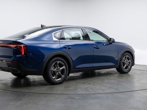 Used 2025 Kia K4 LXS FWD image 9