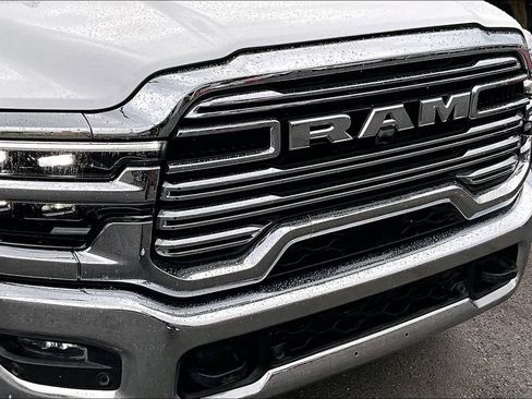 Used 2025 RAM 2500 Laramie AWD/4WD image 35