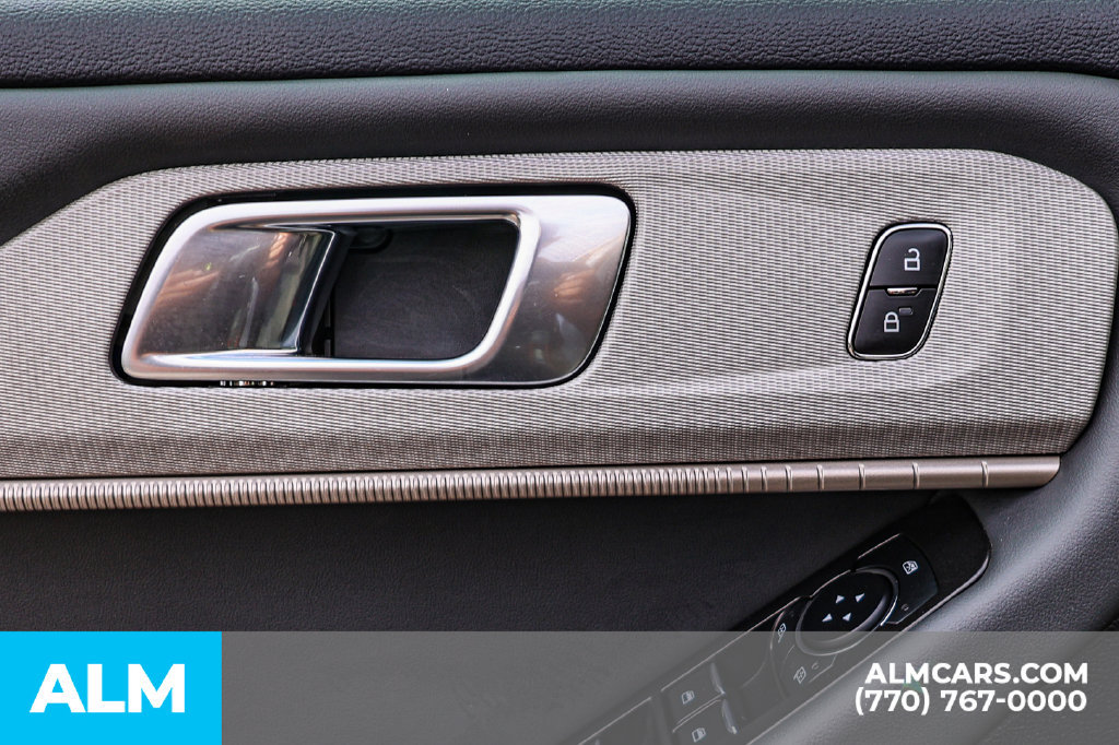 Used 2025 Ford Explorer Active RWD image 46