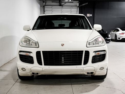 Used 2010 Porsche Cayenne GTS image 5