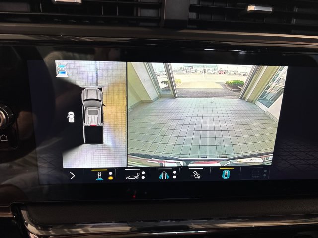 Used 2022 GMC Sierra 1500 AT4 w/ AT4 Premium Package AWD/4WD image 14