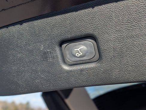 Used 2022 Lincoln Nautilus Standard w/ Premium Package image 42