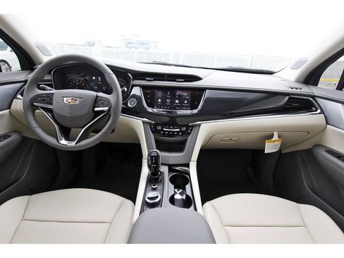 New 2025 Cadillac XT6 Premium Luxury w/ Technology Package image 9