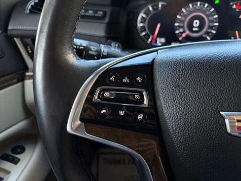 Used 2018 Cadillac Escalade Luxury AWD/4WD image 31