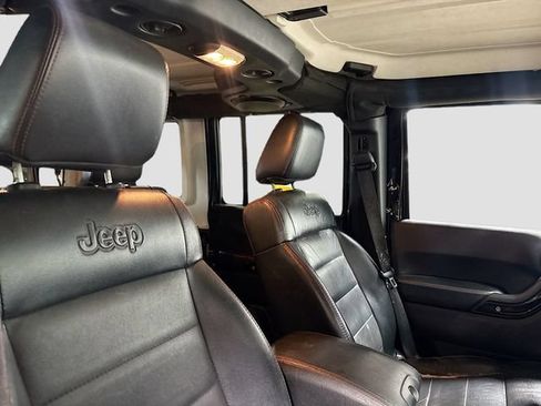 Used 2012 Jeep Wrangler Unlimited Sahara AWD/4WD image 22