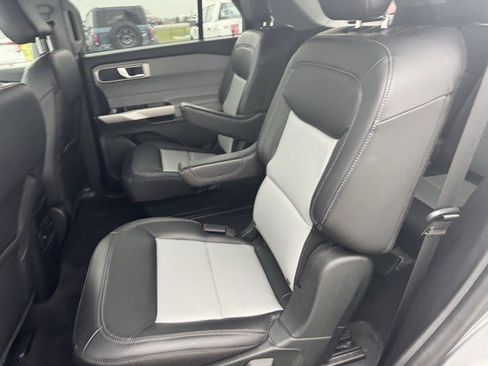 Used 2022 Ford Explorer XLT w/ Equipment Group 202A image 23