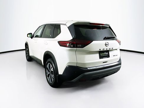 Used 2023 Nissan Rogue SV image 5