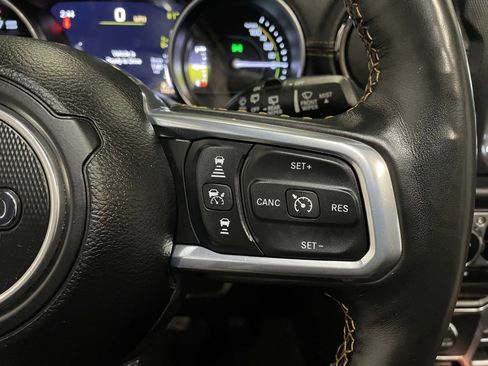 Used 2023 Jeep Wrangler Unlimited Sahara image 28