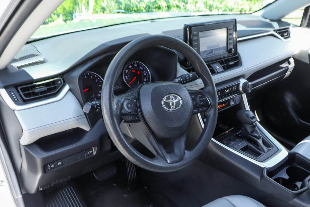 Used 2019 Toyota RAV4 XLE FWD image 17