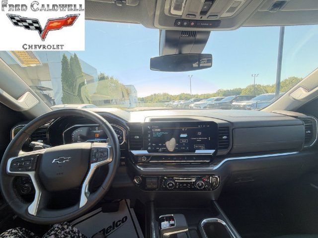 Used 2023 Chevrolet Silverado 1500 RST w/ Convenience Package II AWD/4WD image 10