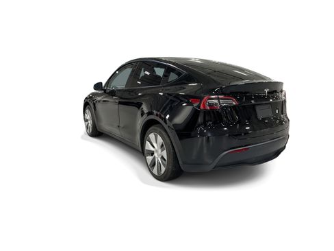 Certified 2023 Tesla Model Y Long Range AWD/4WD image 4
