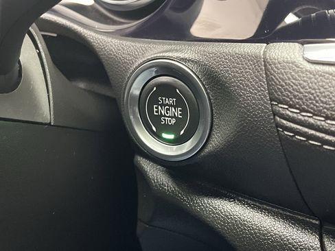 Certified 2021 Buick Encore GX Essence w/ Advanced Technology Package image 21