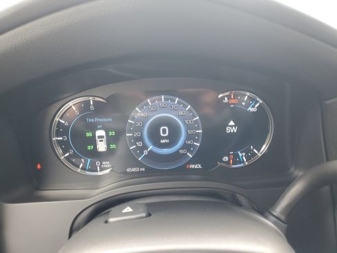 Used 2019 Cadillac Escalade 2WD image 23