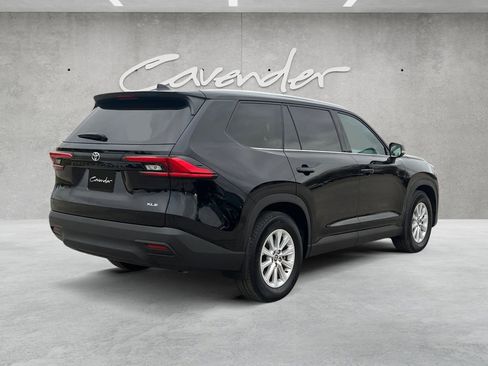 Used 2024 Toyota Grand Highlander XLE image 16