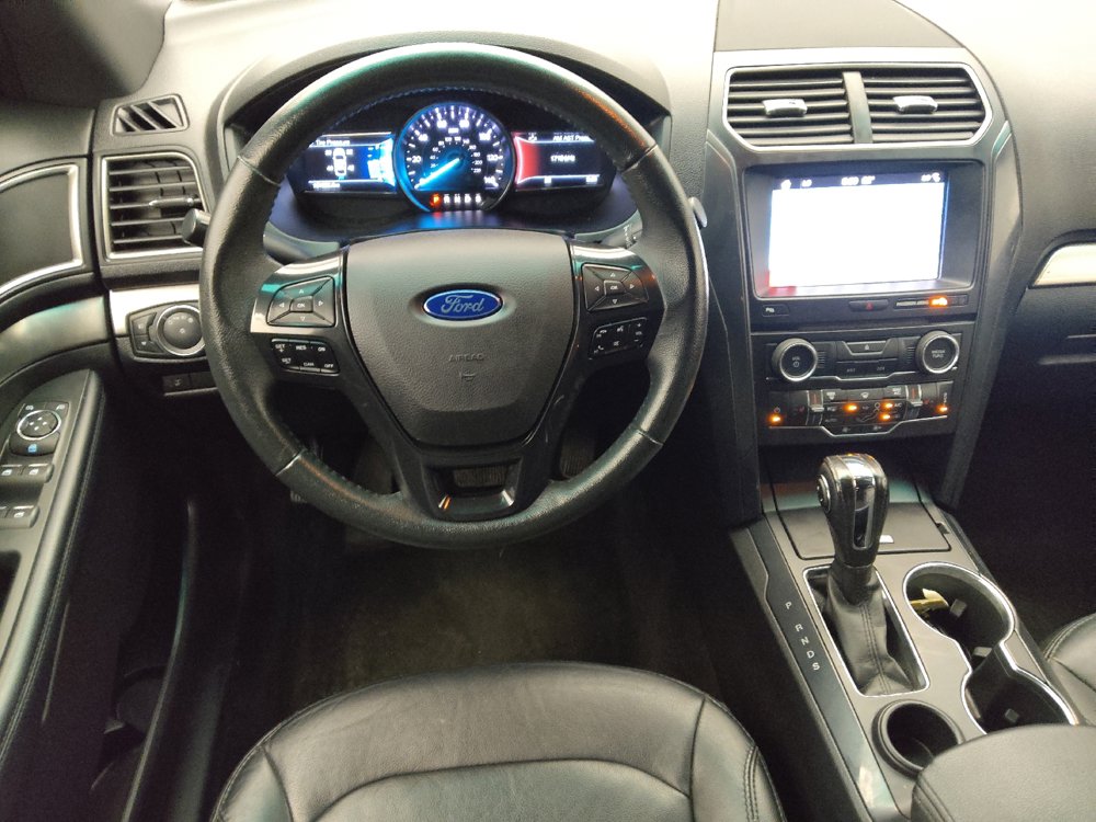 Used 2018 Ford Explorer XLT w/ Equipment Group 202A FWD image 22