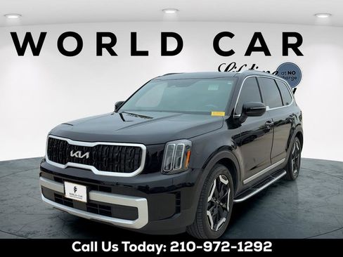 Used 2024 Kia Telluride EX FWD image 3