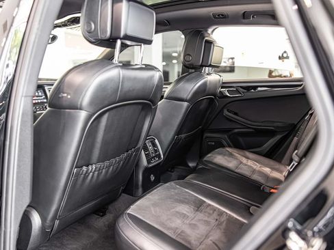Used 2017 Porsche Macan GTS AWD/4WD image 32